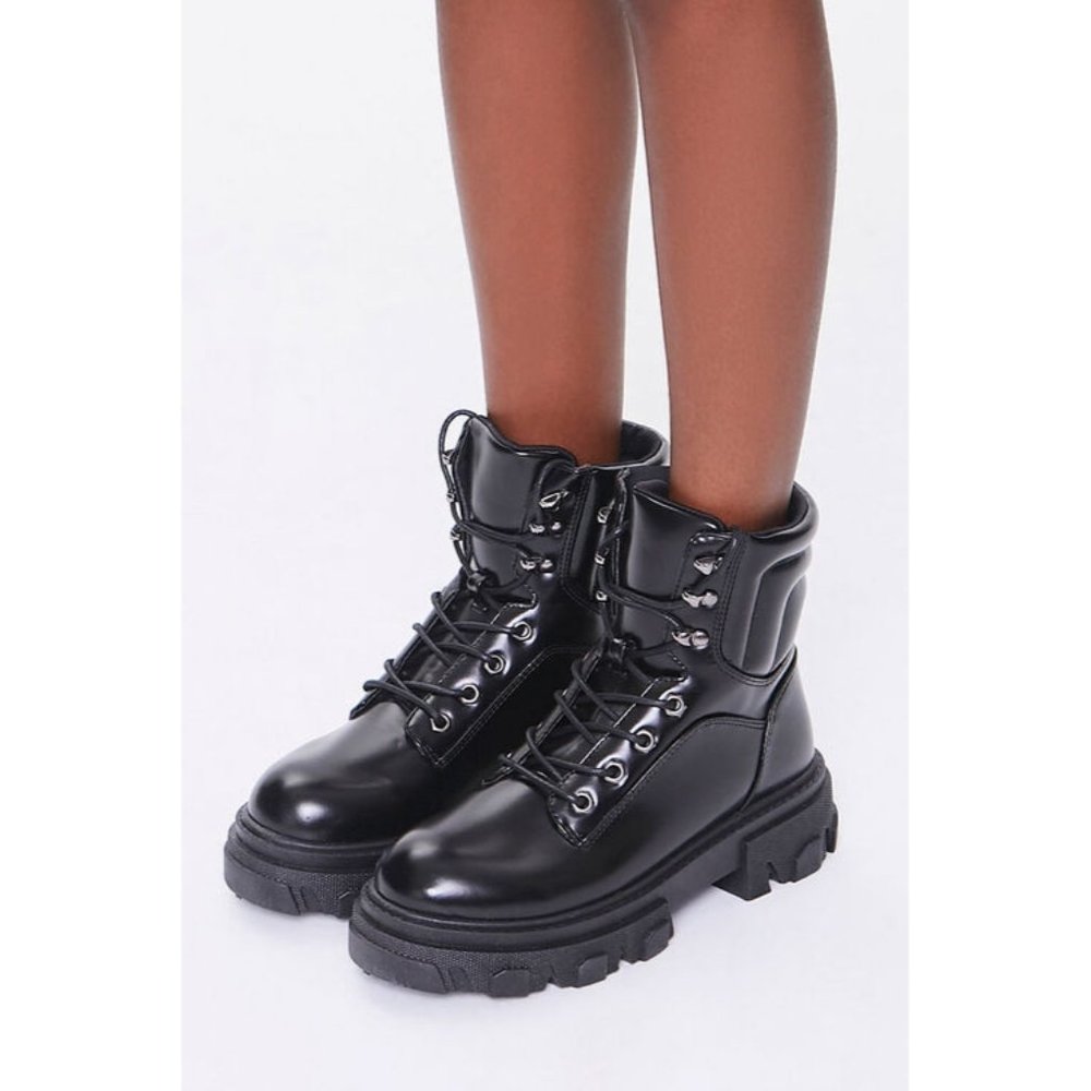 FOREVER 21 Women's Size 6 Black Faux Leather Chunky Utility Lace Up Combat Boots